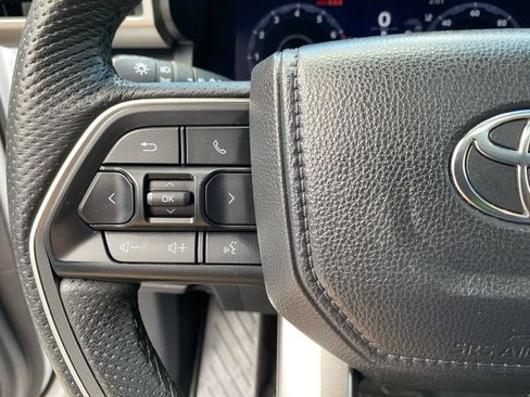 Used 2025 Toyota Tacoma TRD Sport w/ TRD Sport Upgrade Package AWD/4WD image 19