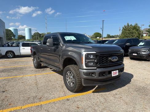 Used 2023 Ford F250 XLT w/ XLT Premium Package AWD/4WD image 5