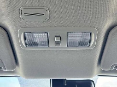 Used 2023 Nissan Titan SV RWD image 18