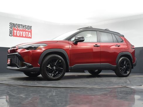 Used 2025 Toyota Corolla Cross AWD Hybrid w/ Moonroof Package image 27