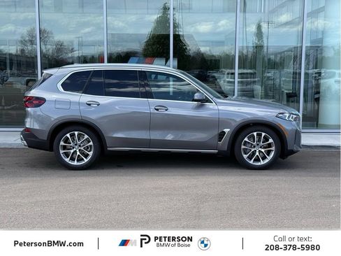 New 2026 BMW X5 xDrive50e w/ Premium Package AWD/4WD image 6