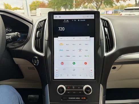 Certified 2024 Ford Edge Titanium image 19