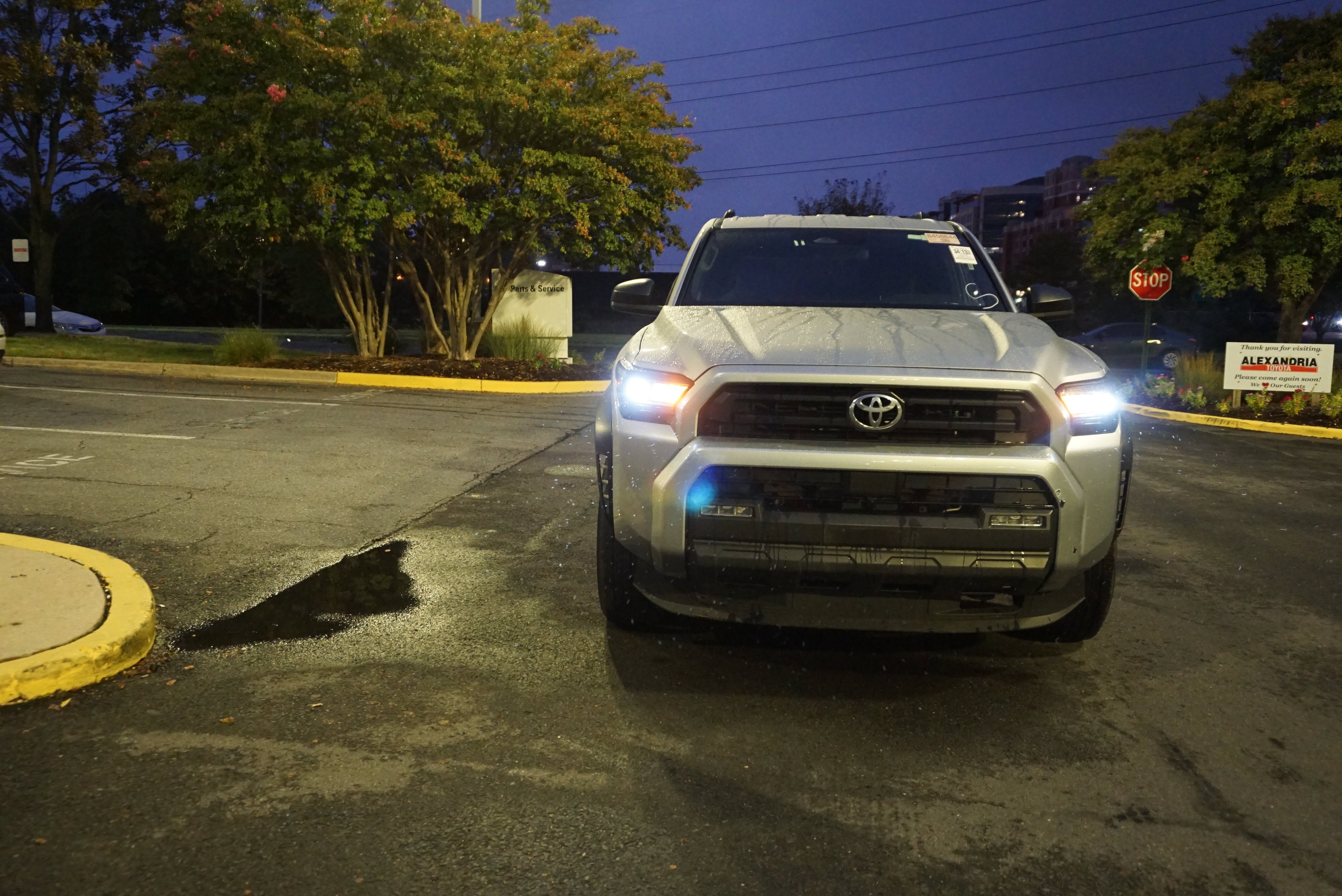 Used 2025 Toyota 4Runner SR5 AWD/4WD image 2