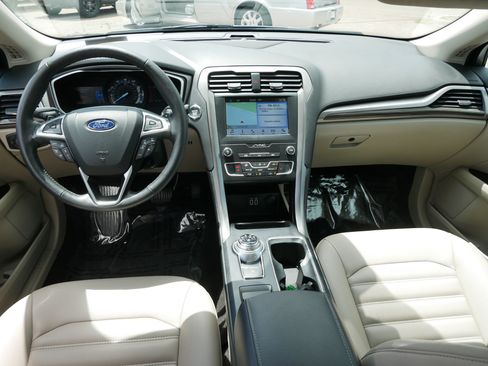 Used 2019 Ford Fusion SEL FWD image 10