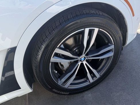 Used 2024 BMW X7 xDrive40i w/ M Sport Package AWD/4WD image 36