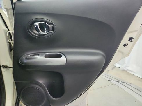 Used 2015 Nissan Juke S image 28
