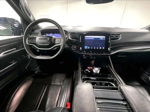 Used 2023 Jeep Wagoneer 4WD w/ Convenience Group I image 18