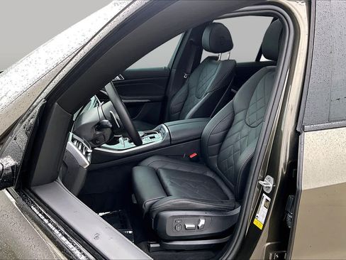 Used 2024 BMW X5 sDrive40i w/ M Sport Package RWD image 8