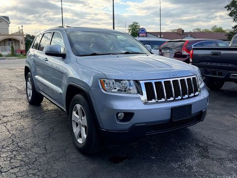 Used 2012 Jeep Grand Cherokee Laredo AWD/4WD image 3