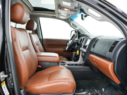 Used 2014 Toyota Sequoia Platinum AWD/4WD image 11