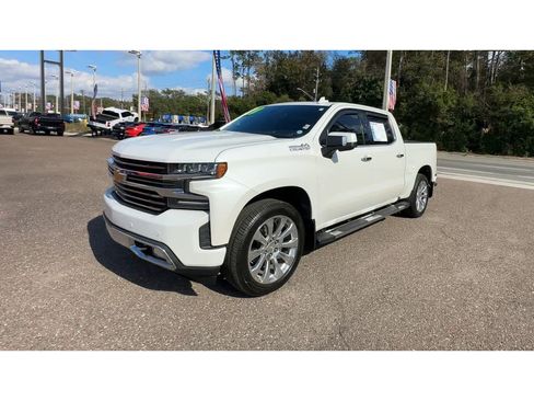 Used 2020 Chevrolet Silverado 1500 High Country w/ Technology Package image 4