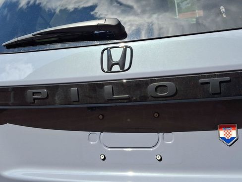 Used 2026 Honda Pilot image 6