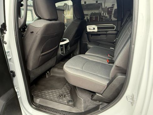 Used 2024 RAM 2500 Big Horn w/ Night Edition AWD/4WD image 13