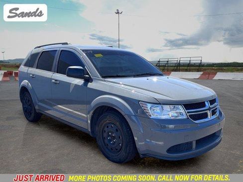 Used 2020 Dodge Journey SE FWD image 1