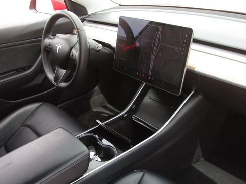 Used 2020 Tesla Model 3 Long Range AWD/4WD image 9