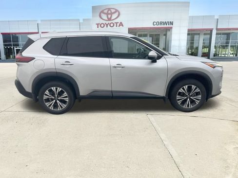 Used 2021 Nissan Rogue SV w/ Premium Package AWD/4WD image 6