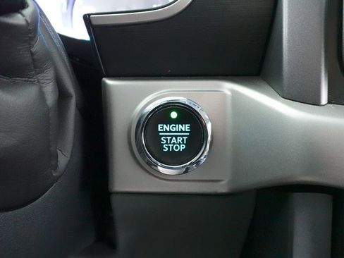 Certified 2022 Ford F150 XLT w/ Equipment Group 302A High image 20