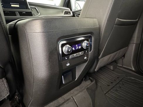 Used 2024 GMC Yukon AT4 AWD/4WD image 29
