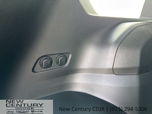 New 2026 Jeep Cherokee Limited AWD/4WD image 13