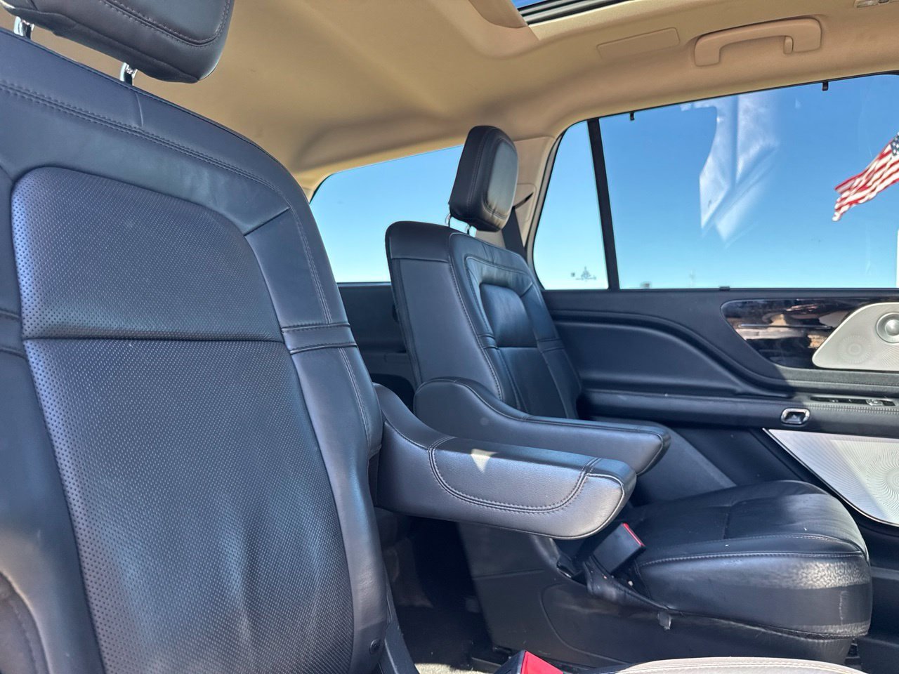 Used 2023 Lincoln Aviator Reserve w/ Equipment Group 201A RWD image 35