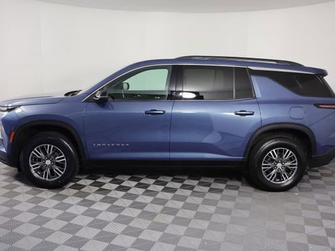 Used 2024 Chevrolet Traverse LT FWD image 5