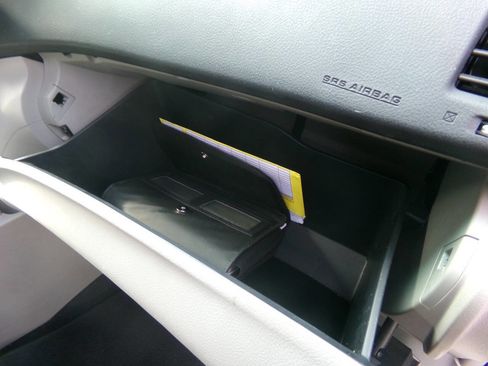 Used 2012 Toyota Highlander SE image 12