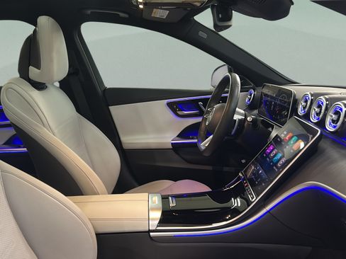 Used 2025 Mercedes-Benz C 300 Sedan image 34