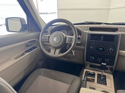 Used 2011 Jeep Liberty Sport w/ Trailer Tow Class III Group image 15