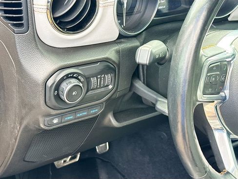 Used 2021 Jeep Wrangler Unlimited Sahara image 11