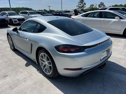 Used 2018 Porsche 718 Cayman RWD image 7
