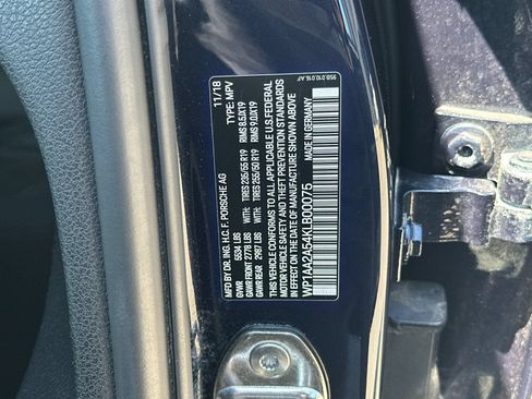 Used 2019 Porsche Macan AWD/4WD image 46