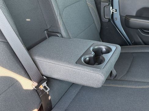 Used 2025 Jeep Wrangler Unlimited Sahara AWD/4WD image 17