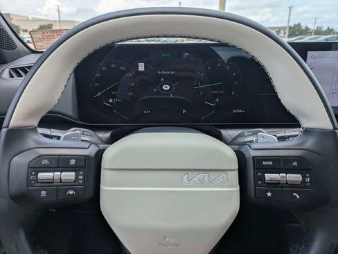 Certified 2025 Kia K4 GT-Line w/ GT-Line Sunroof Package FWD image 33
