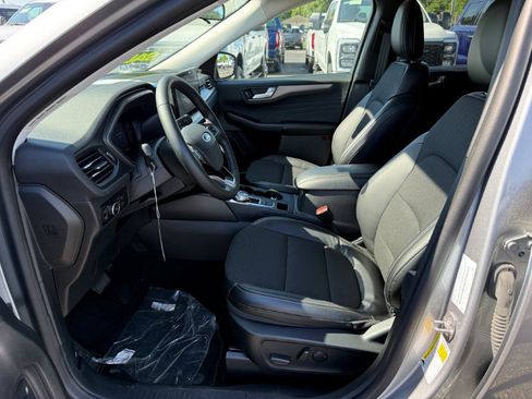 New 2024 Ford Escape SE FWD image 12