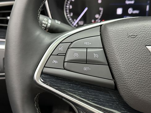 Used 2025 Cadillac XT5 Premium Luxury image 23