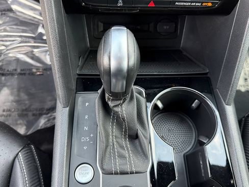 Used 2023 Volkswagen Atlas Cross Sport SEL R-Line AWD/4WD image 19