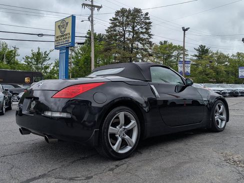 Used 2006 Nissan 350Z Touring RWD image 7