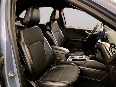 Certified 2023 Ford Escape ST-Line Elite AWD/4WD image 7