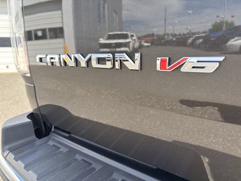 Used 2019 GMC Canyon SLT w/ Trailering Package AWD/4WD image 12