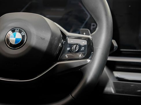 Used 2025 BMW 530i RWD image 23