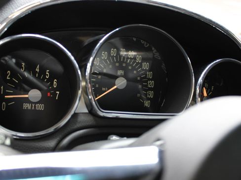 Used 2006 Chevrolet SSR w/ Preferred Equipment Group RWD image 10