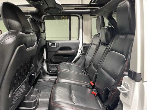 Used 2018 Jeep Wrangler Unlimited Rubicon AWD/4WD image 17