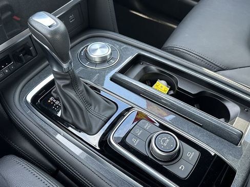 Used 2024 Nissan Armada SL w/ Midnight Edition Package image 32