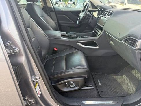 Used 2020 Jaguar F-PACE Prestige AWD/4WD image 23