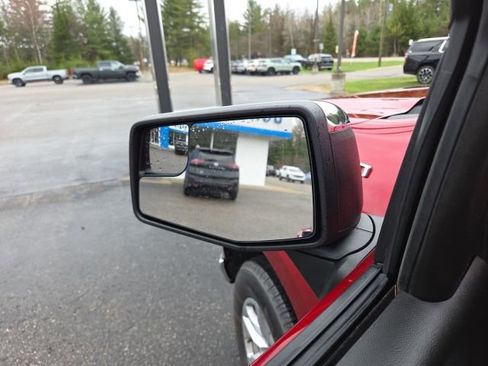 Used 2021 Chevrolet Silverado 1500 LT image 38