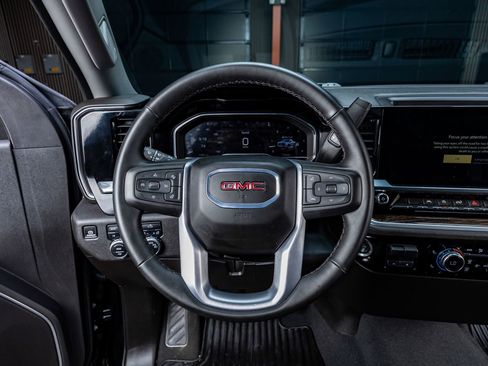 Used 2025 GMC Sierra 1500 SLE w/ X31 Off-Road Package image 18