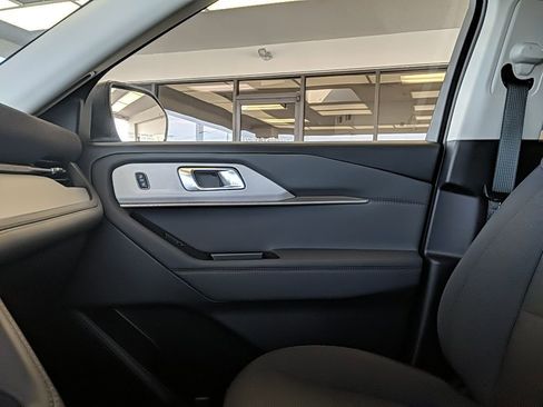 Certified 2025 Ford Explorer Active image 24