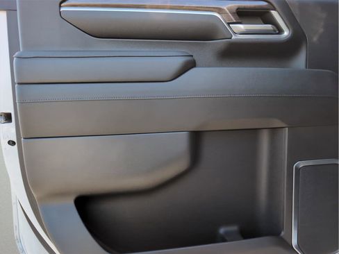 Used 2024 Chevrolet Silverado 2500 LTZ image 30