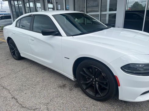 Used 2018 Dodge Charger R/T w/ Plus Group RWD image 5