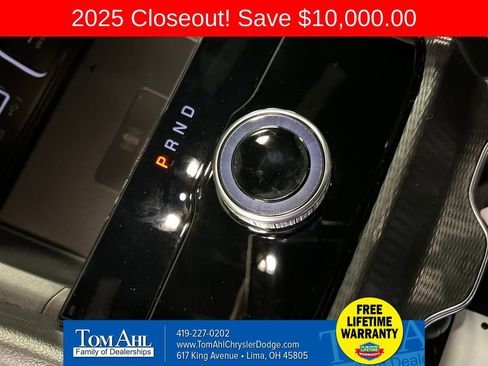 New 2025 Jeep Grand Cherokee Altitude image 18